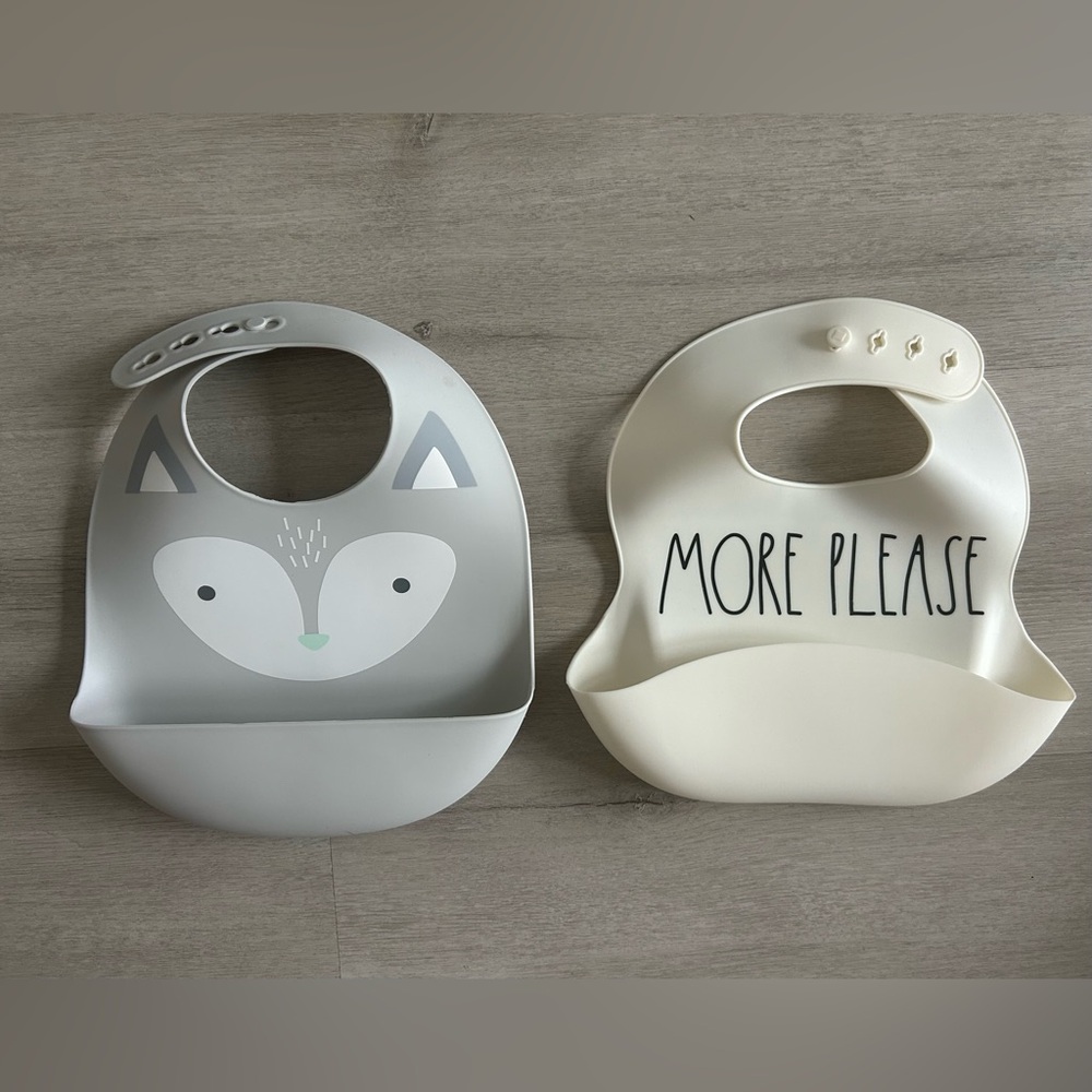 2 Silicone Baby Bibs
